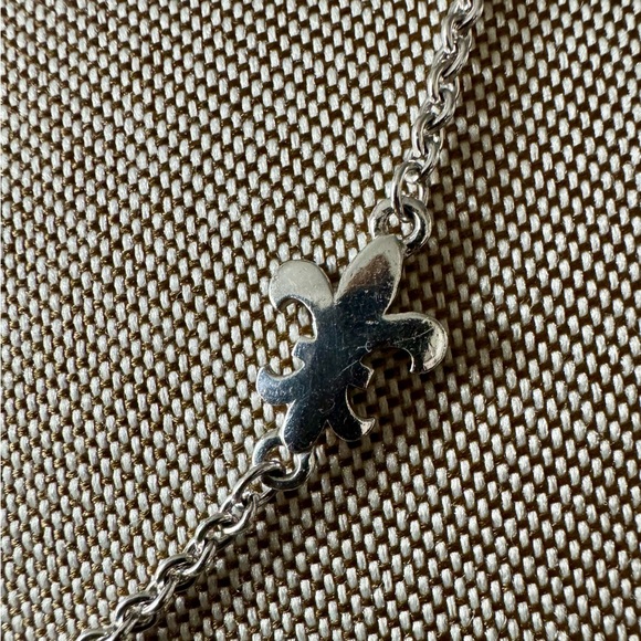 Judith Ripka Elegant Silver And CZ with Heart and Fleur-de-lis Accent 18” - Picture 5 of 9